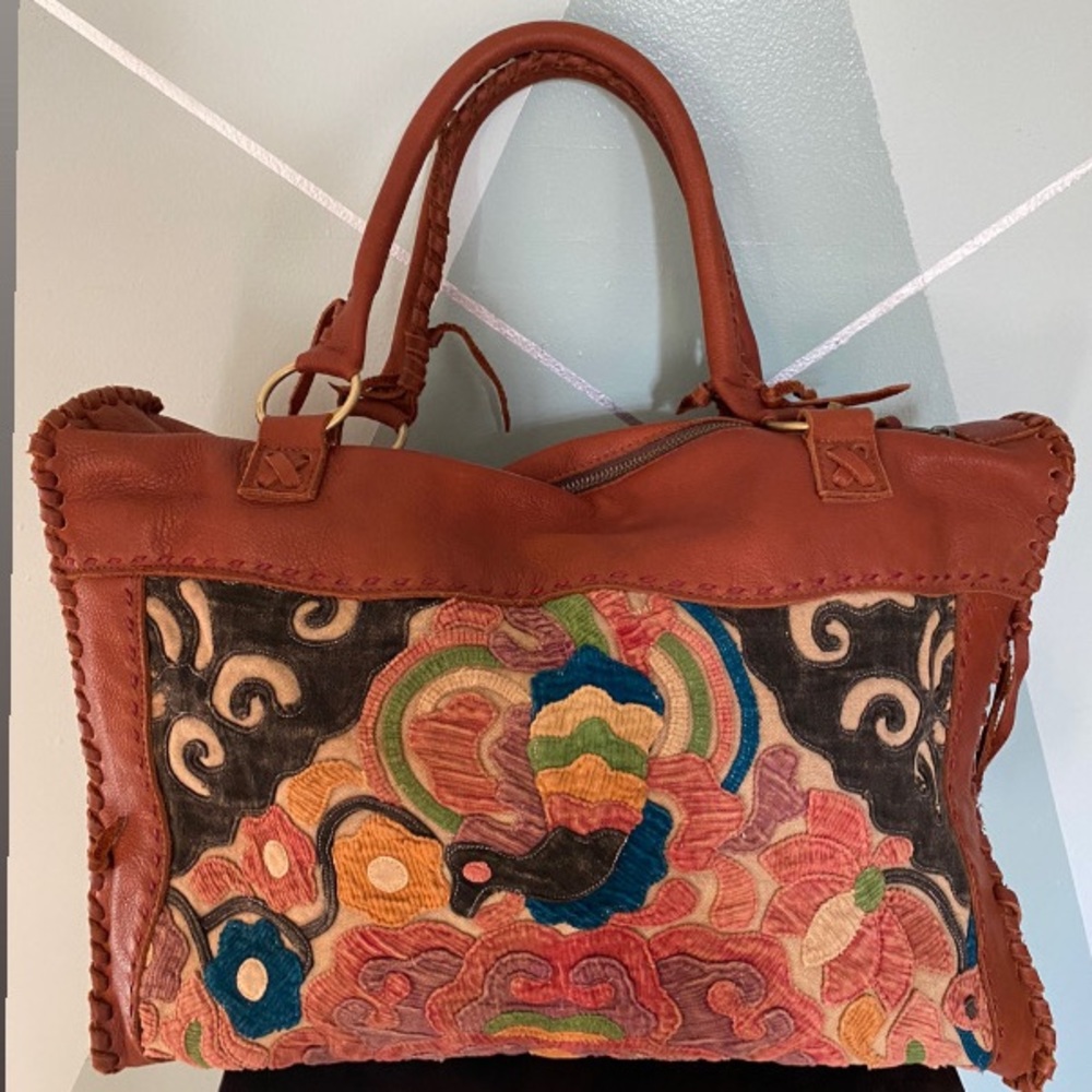 ✨✨Vintage 100% Leather Weekender Bag✨✨